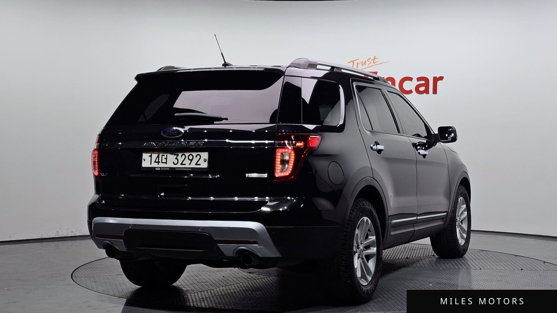 Ford Explorer 2015 — миниатюра 2