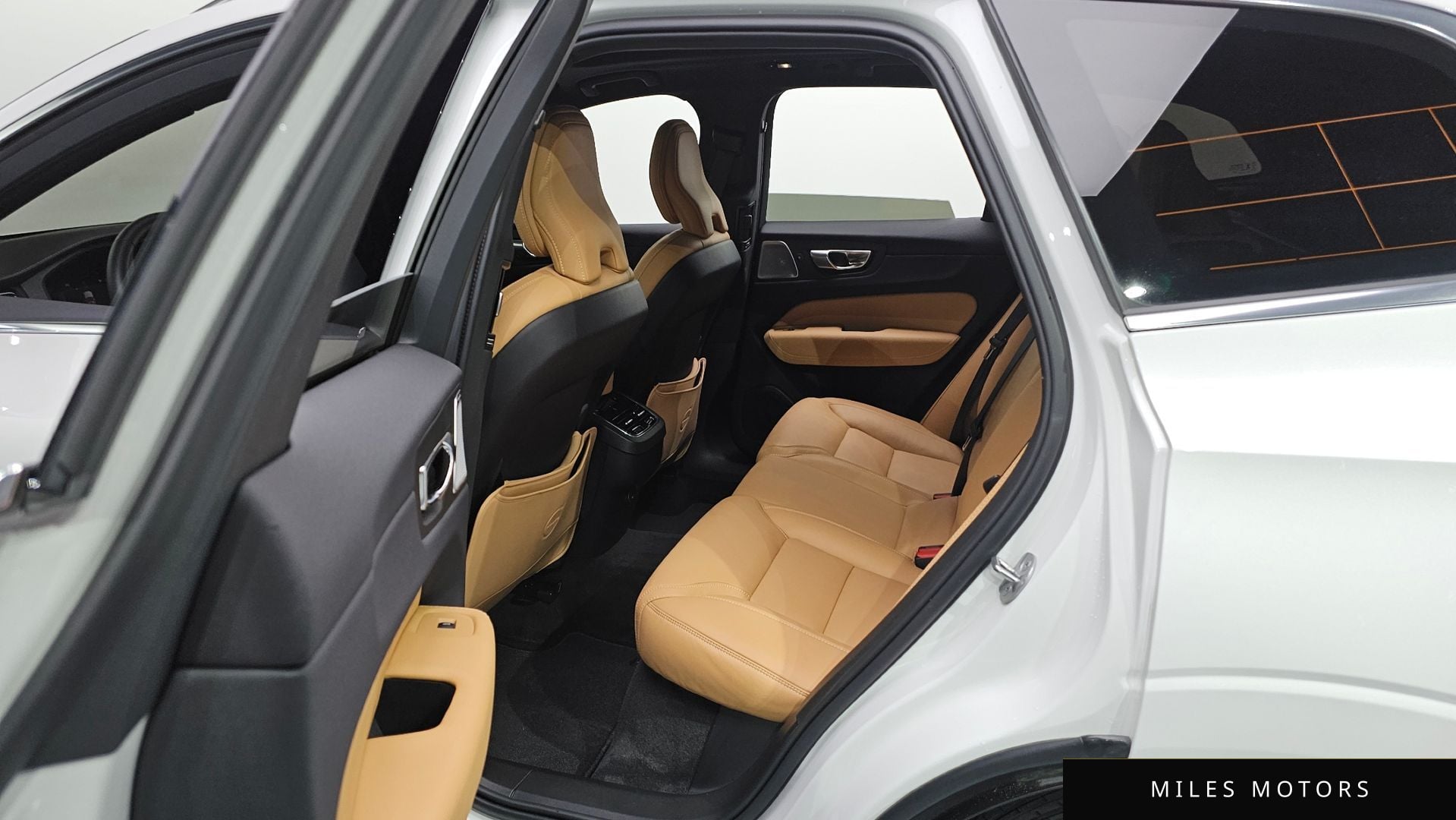Volvo XC60 2024 — миниатюра 11