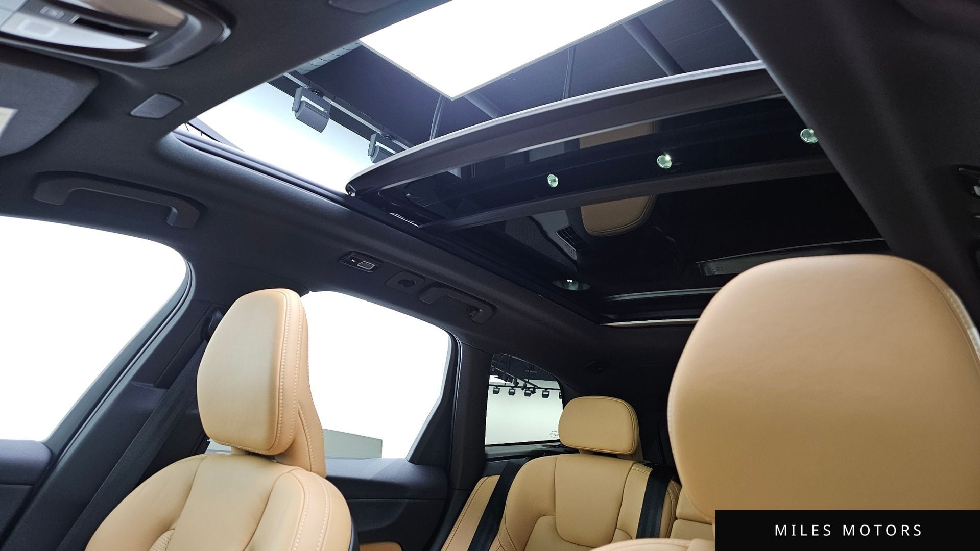 Volvo XC60 2024 — миниатюра 18
