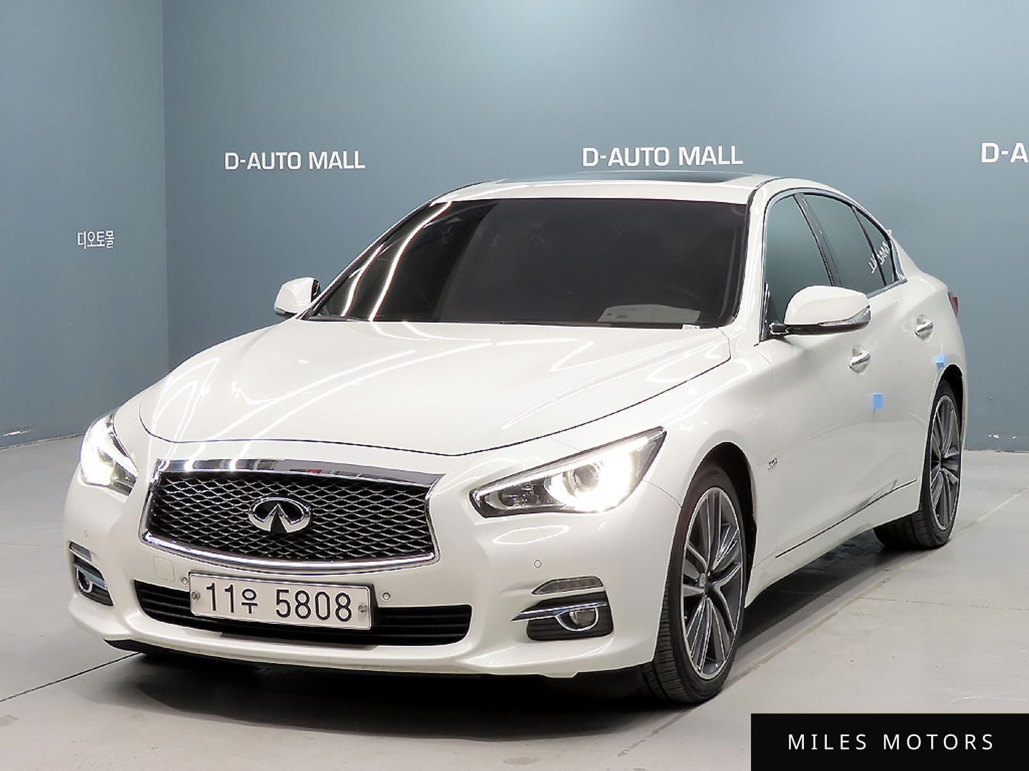 Infiniti Q50 2015 — фото 1 из 12