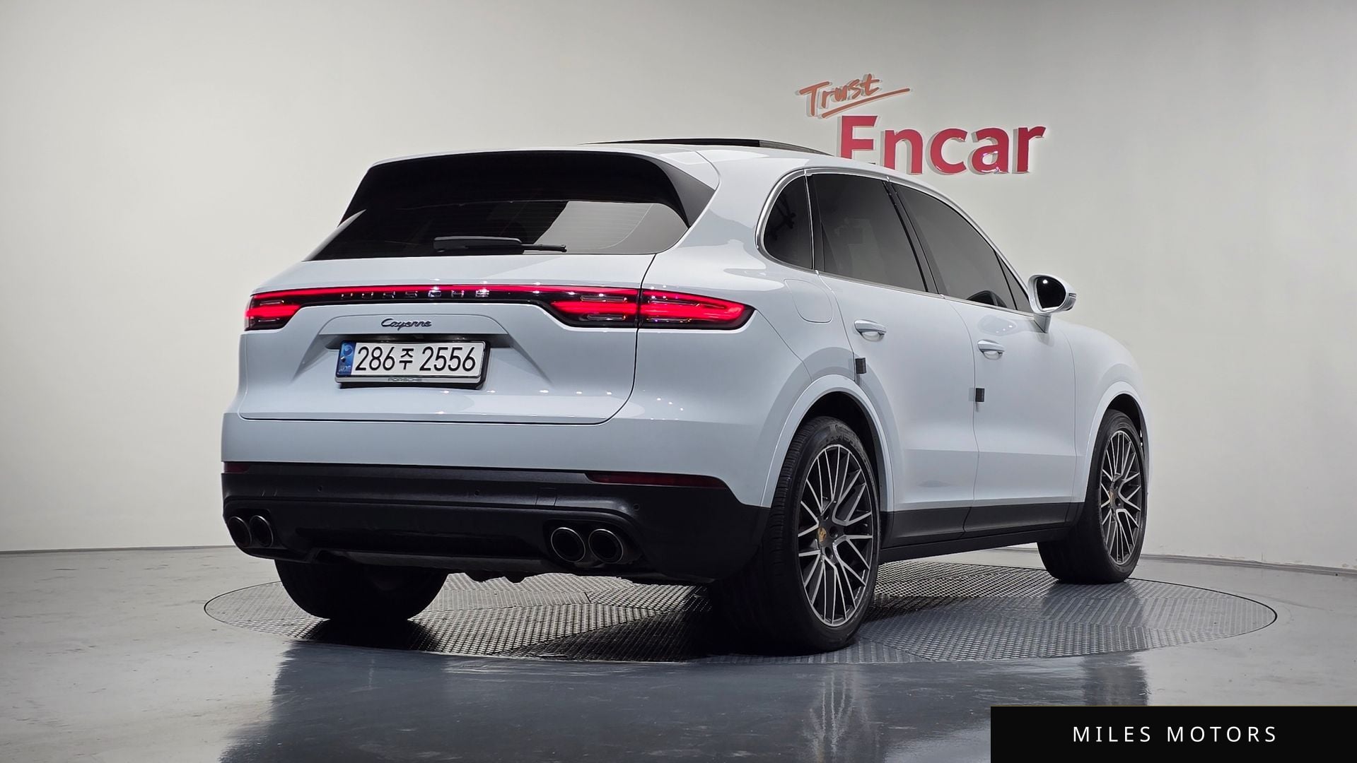Porsche Cayenne 2021 — миниатюра 2