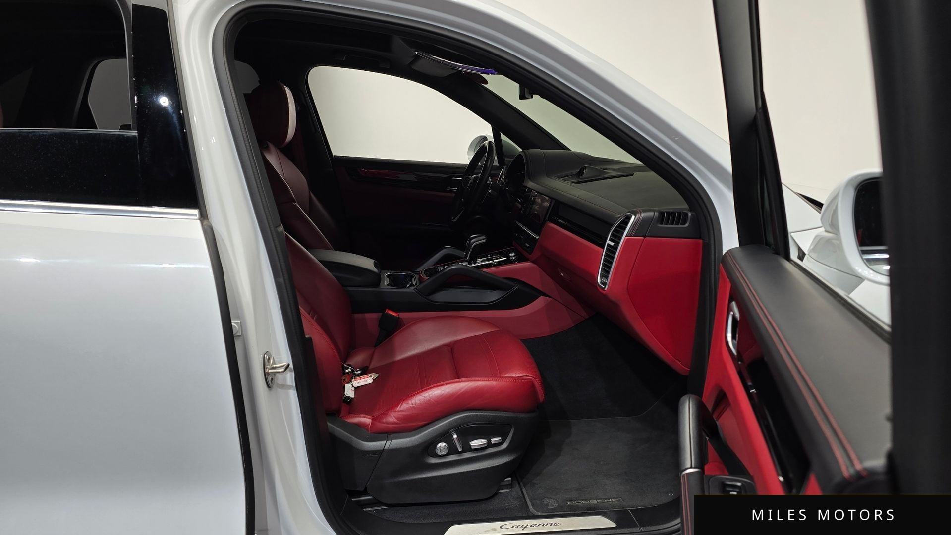 Porsche Cayenne 2021 — миниатюра 11