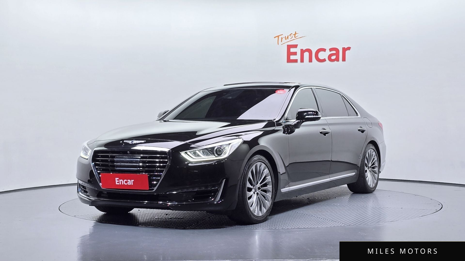 Genesis EQ900 2018 — фото 1 из 12