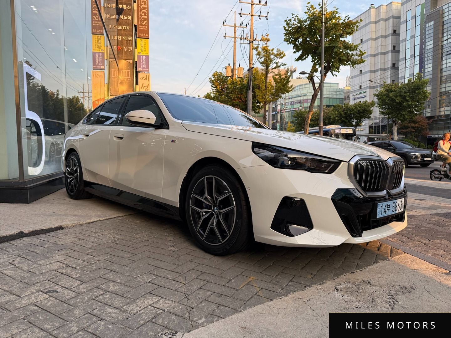 BMW i5 (G60) 2025 — миниатюра 2