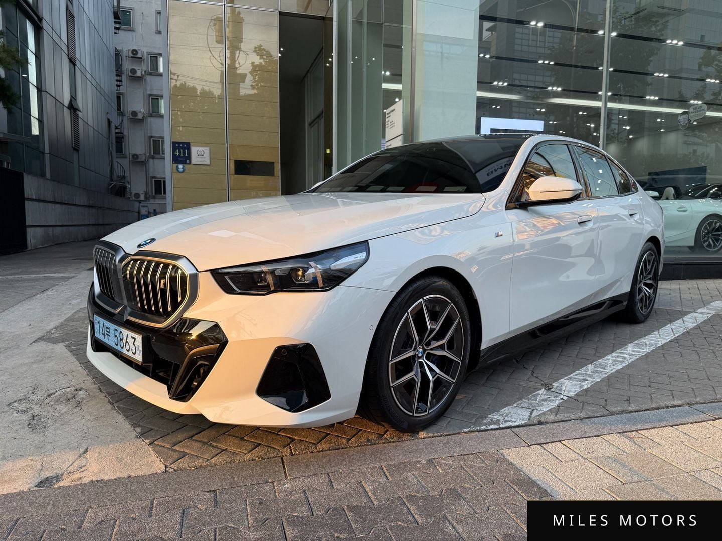 BMW i5 (G60) 2025 — миниатюра 3