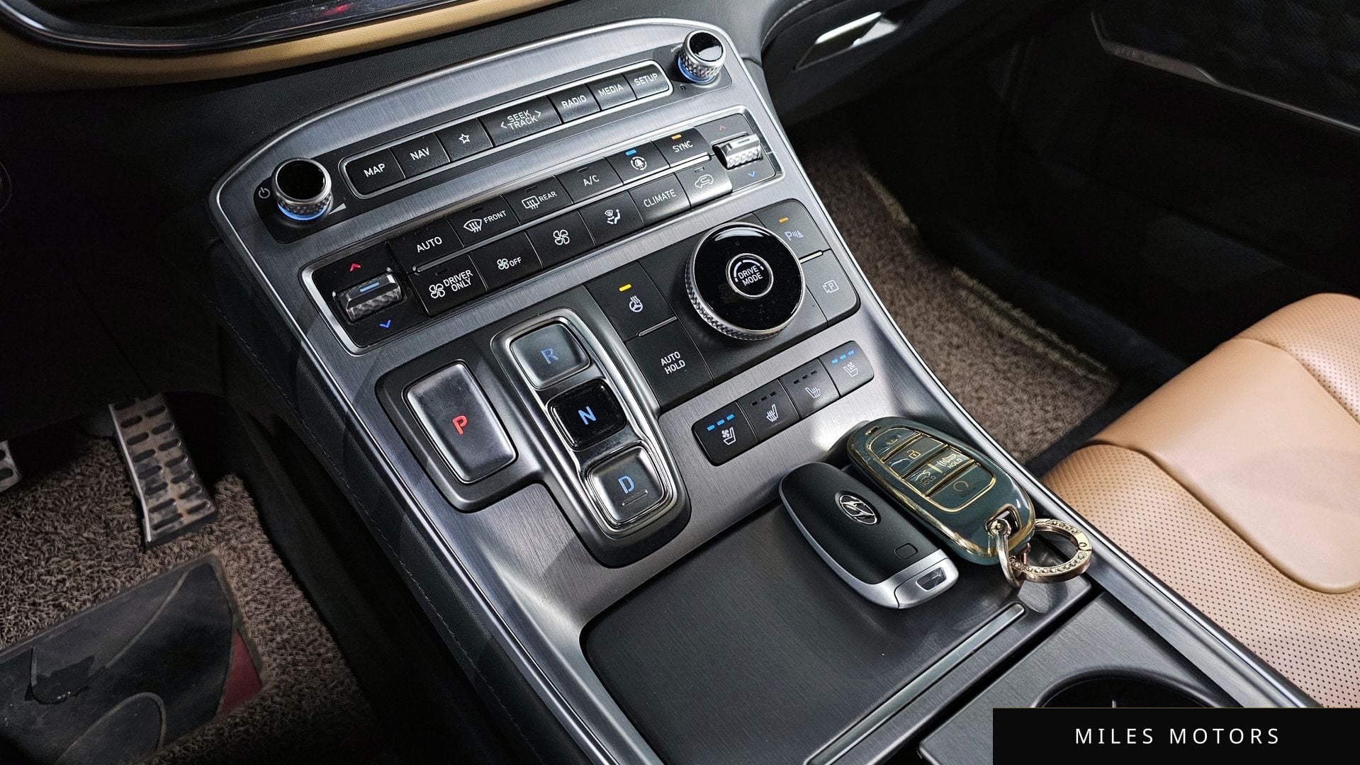 Hyundai Santafe 2022 — миниатюра 9