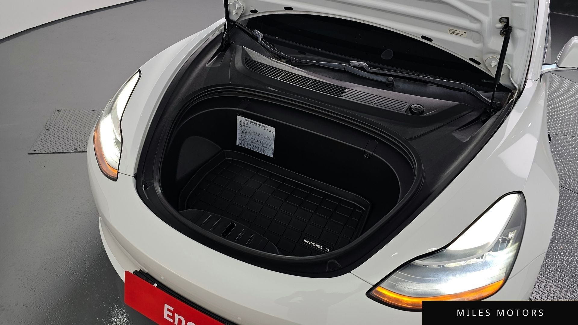Tesla 모델 3 2020 — миниатюра 6