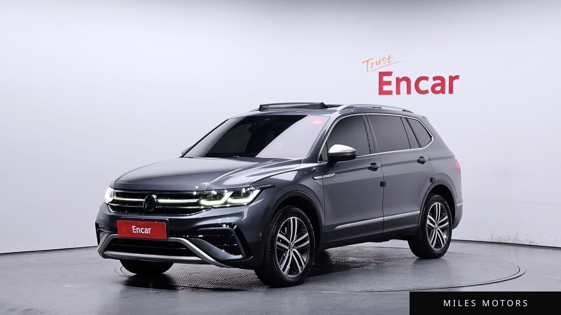 Volkswagen Tiguan 2023 — фото 1 из 12