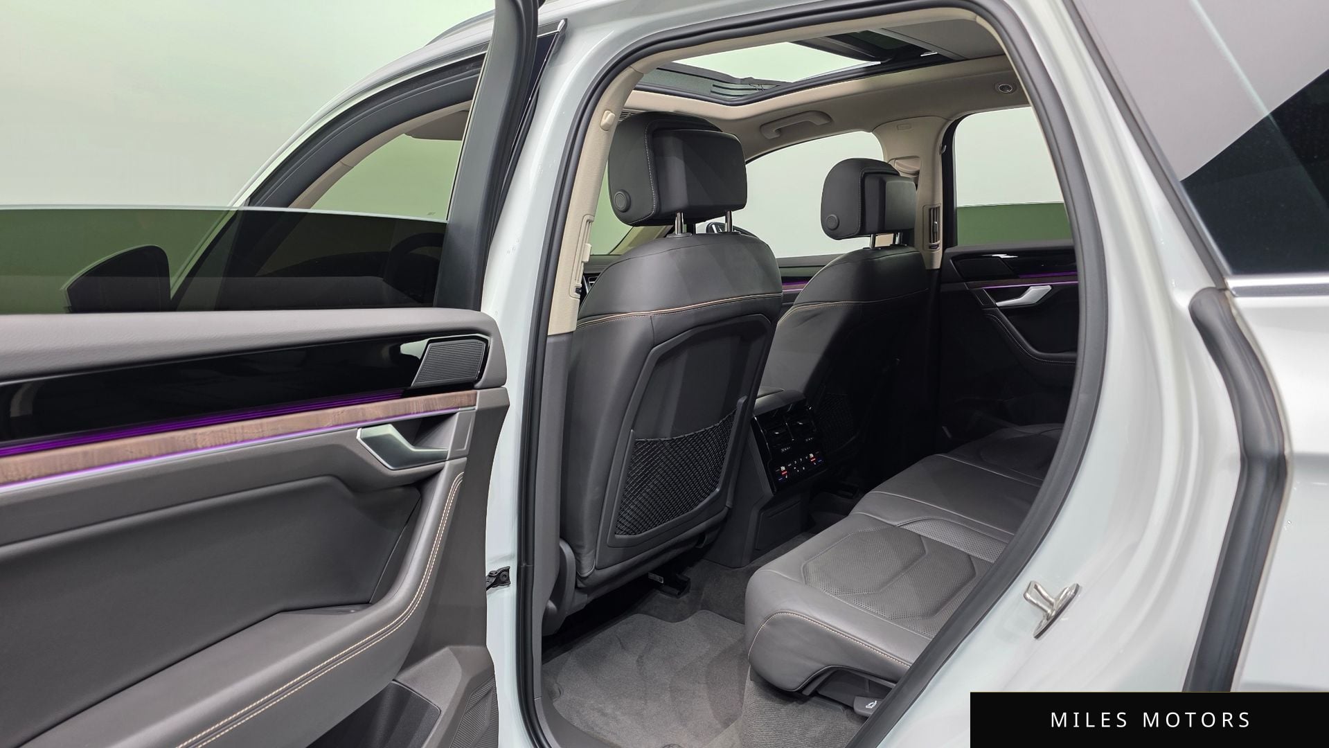 Volkswagen 투아렉 2021 — миниатюра 17