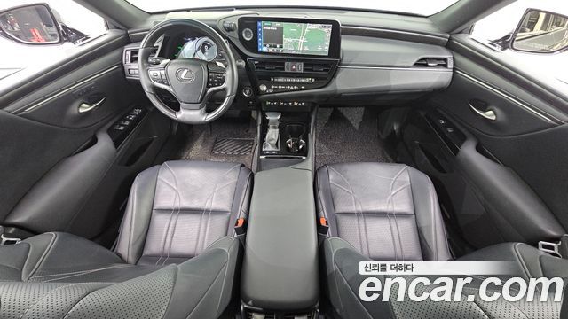 Лексус ES300h 2023 — миниатюра 7
