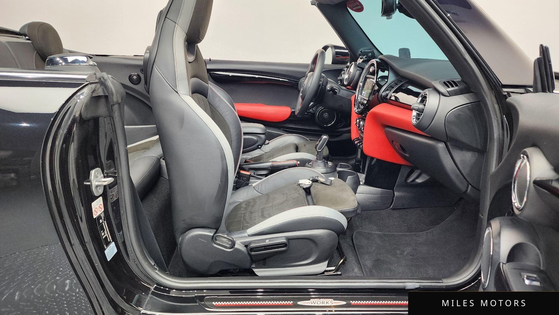 MINI Cooper Convertible 2020 — миниатюра 11