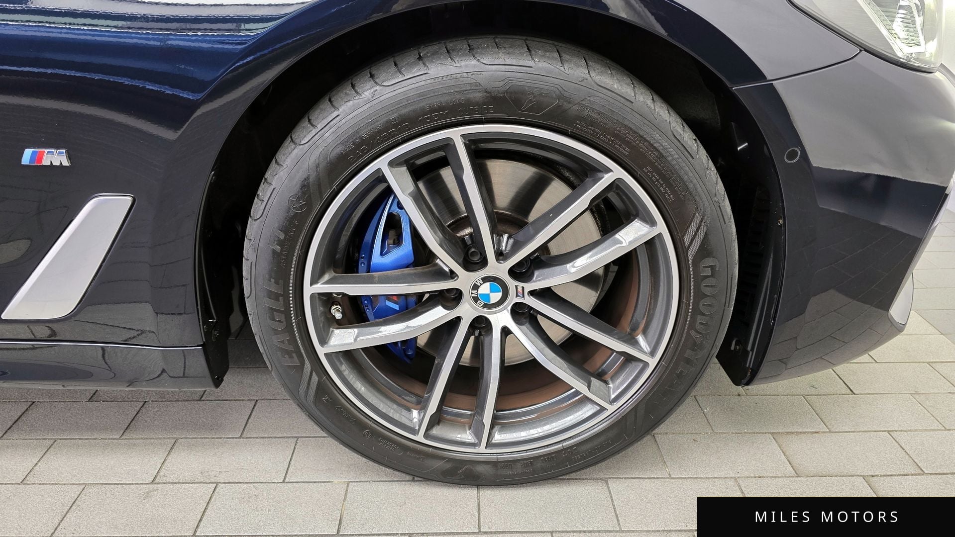 BMW 5 Series (G30) 2021 — миниатюра 5
