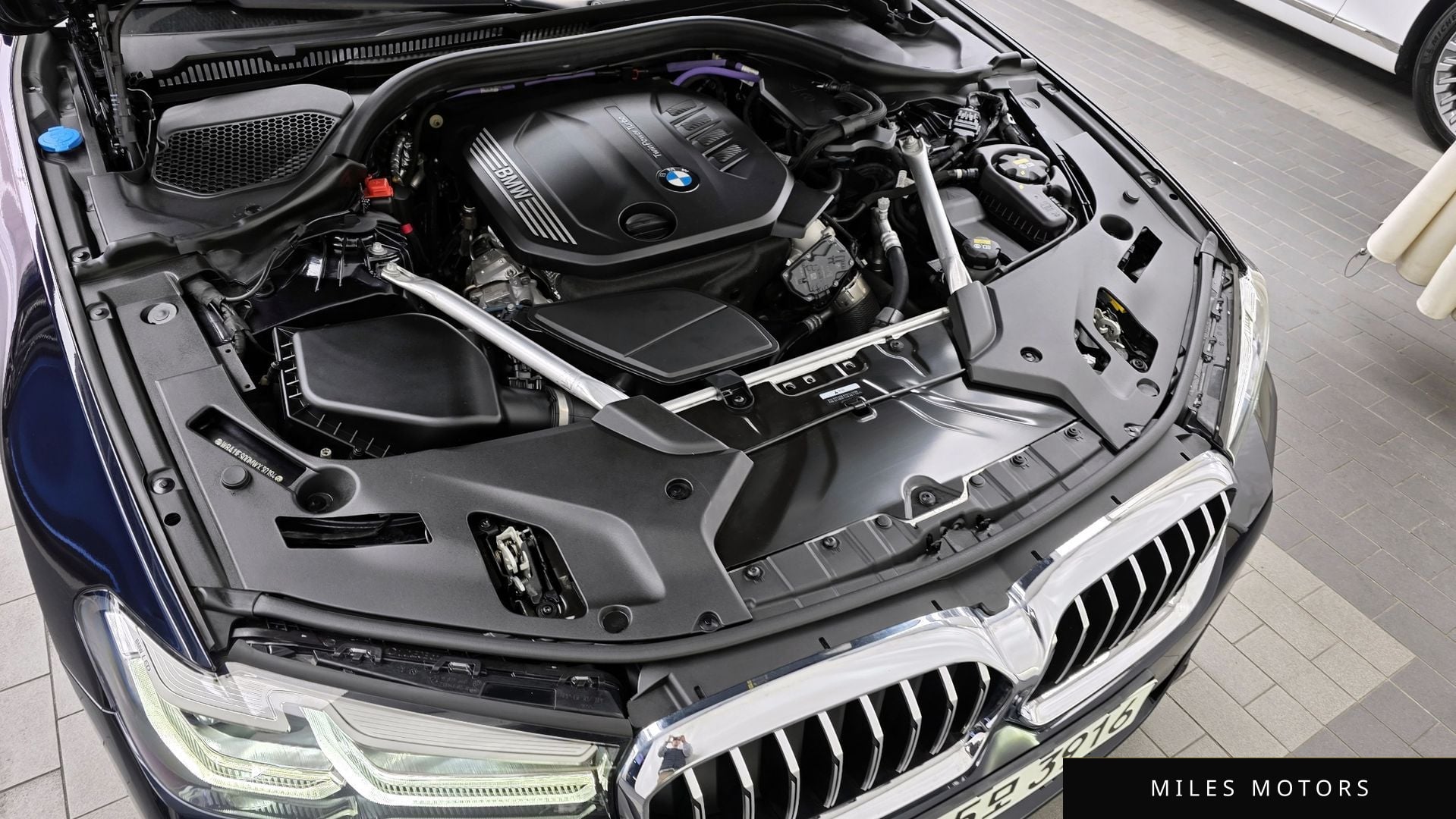 BMW 5 Series (G30) 2021 — миниатюра 6