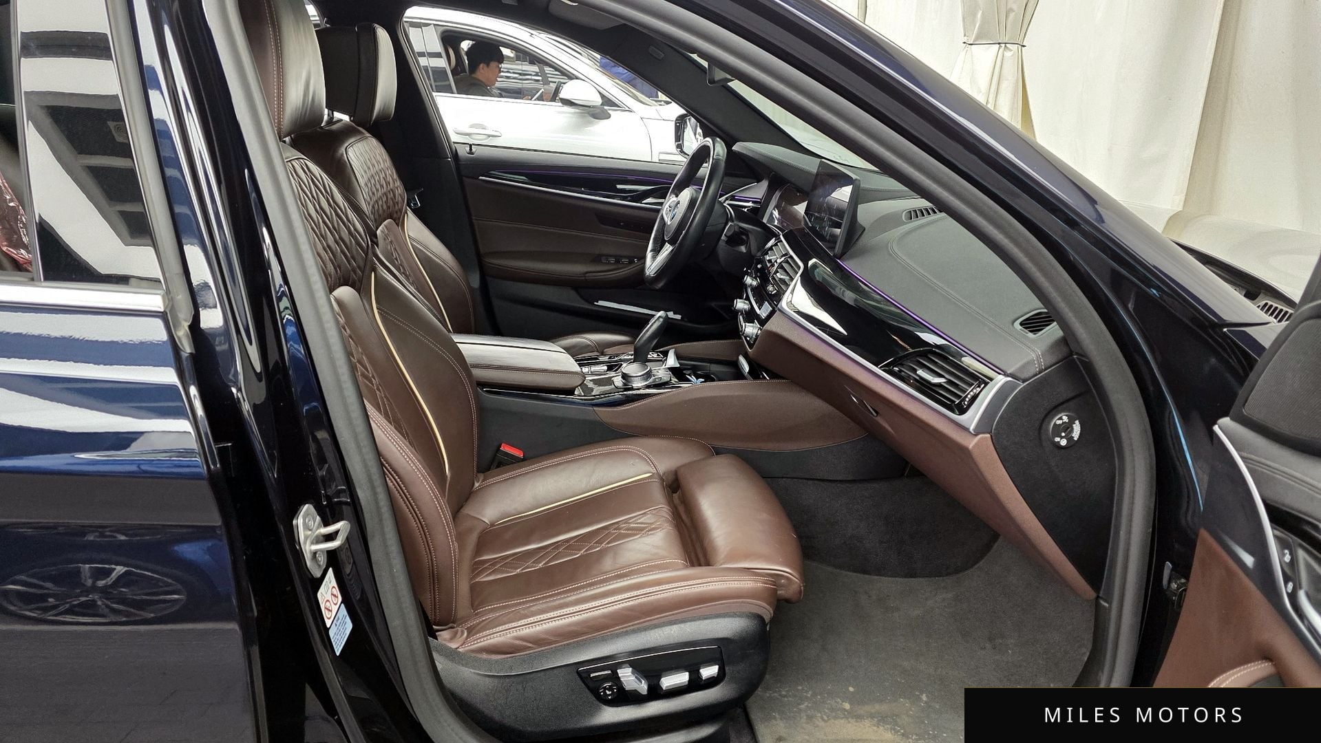BMW 5 Series (G30) 2021 — миниатюра 11