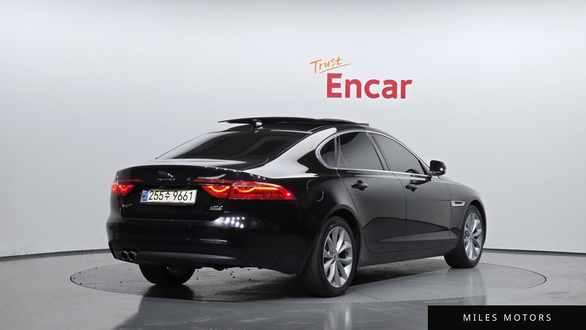 Jaguar XF (X260) 2019 — миниатюра 2
