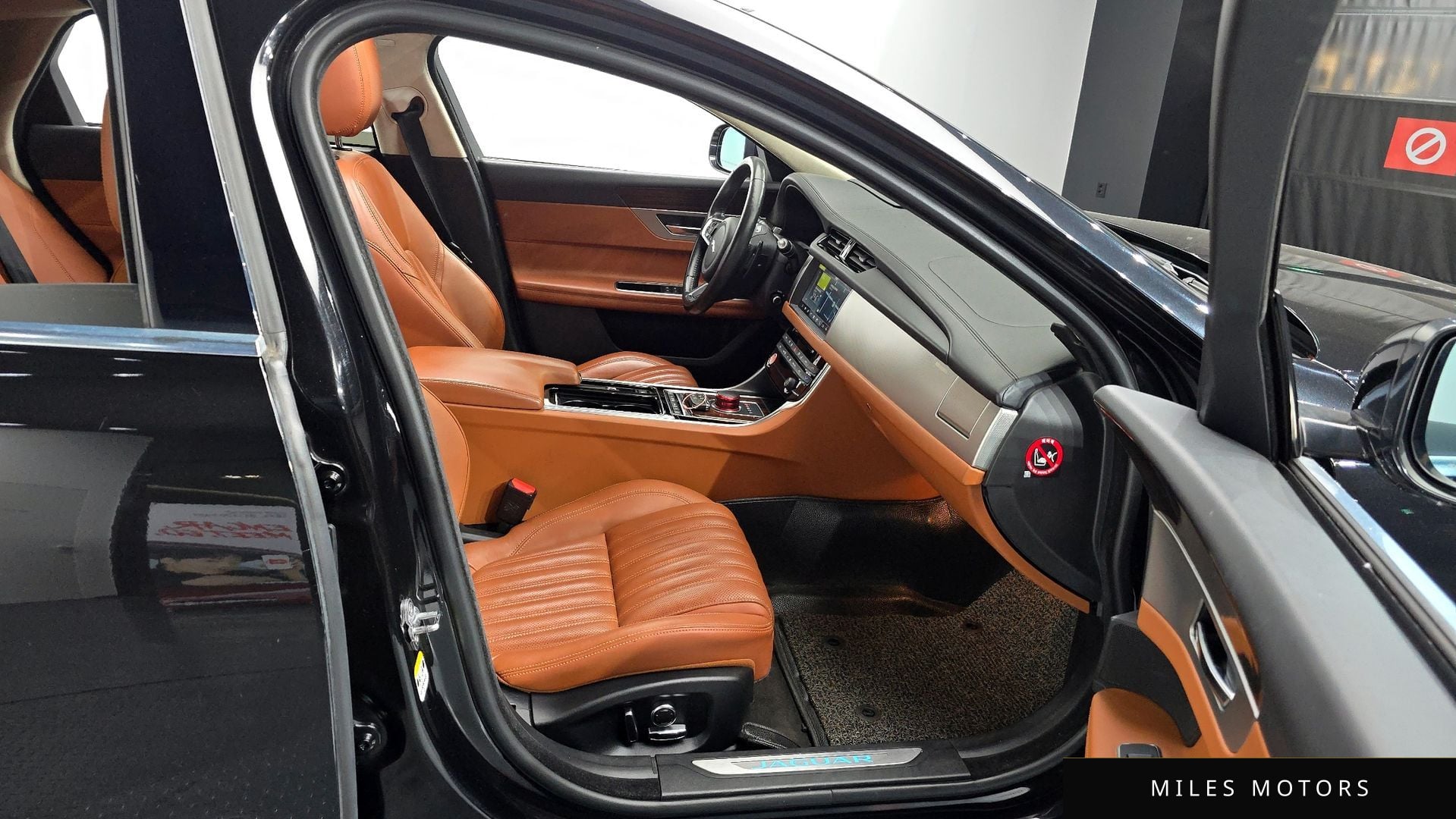 Jaguar XF (X260) 2019 — миниатюра 10