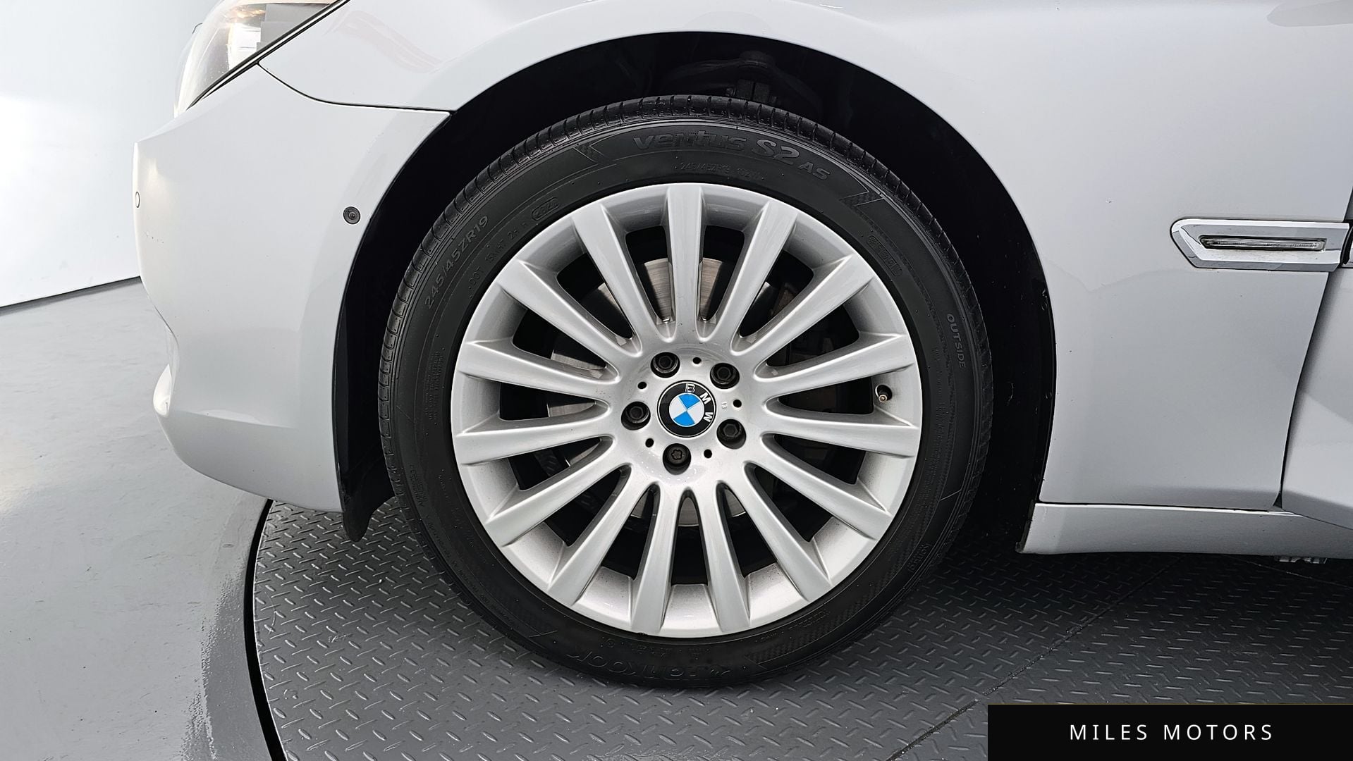 BMW 7 Series (F01) 2010 — миниатюра 5