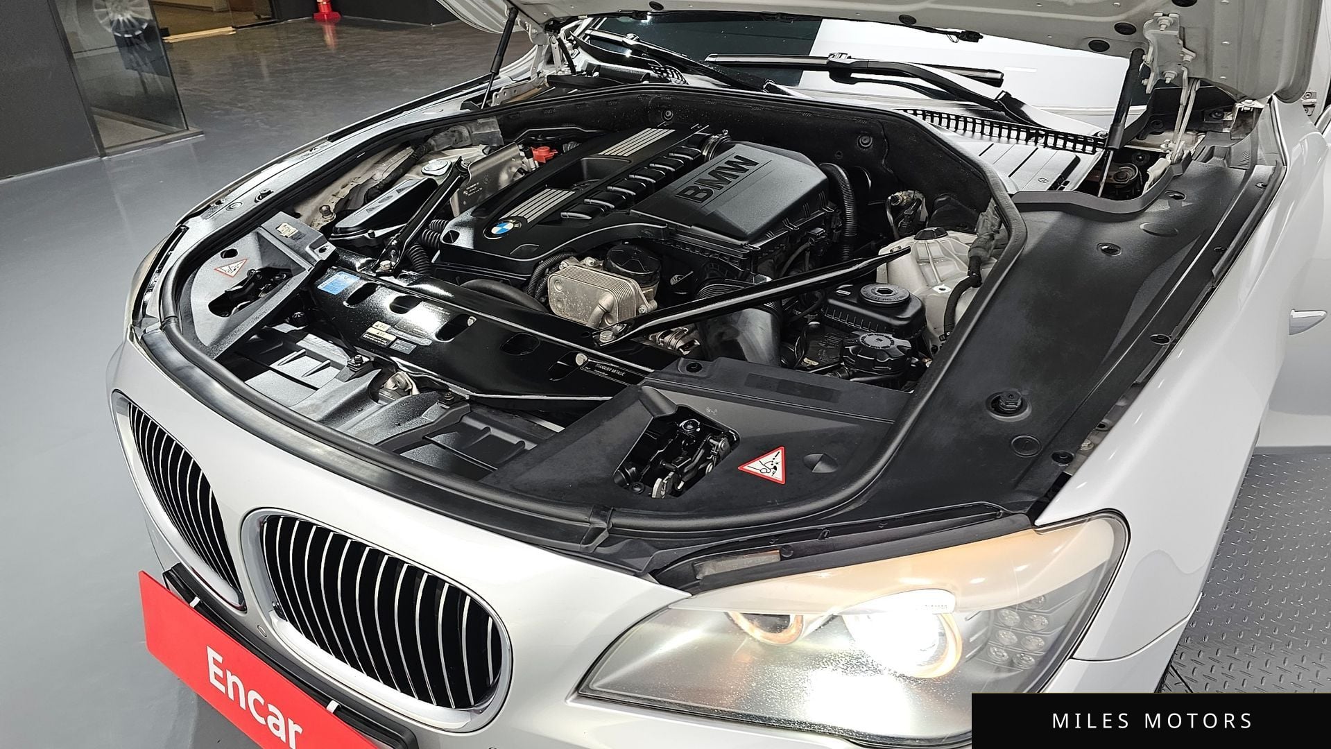 BMW 7 Series (F01) 2010 — миниатюра 6