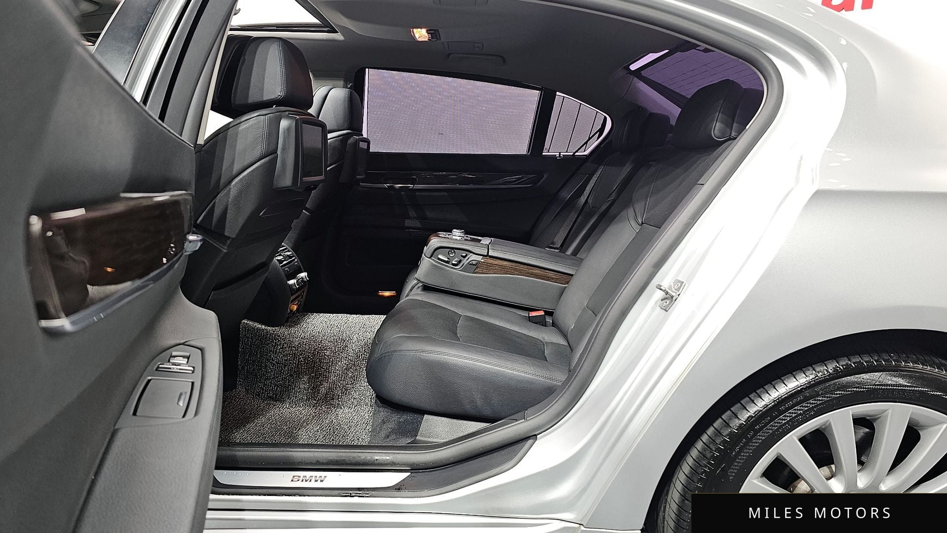 BMW 7 Series (F01) 2010 — миниатюра 12