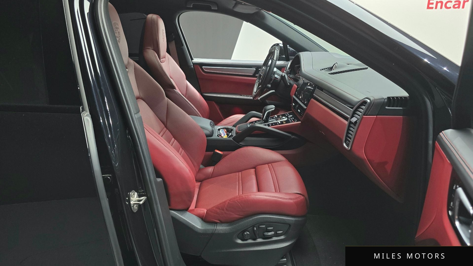 Porsche Cayenne 2022 — миниатюра 10