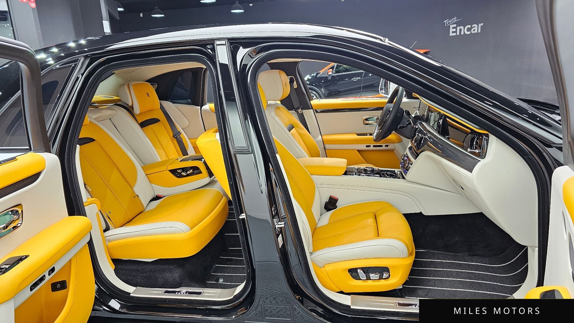Rolls-Royce 고스트 2024 — миниатюра 10
