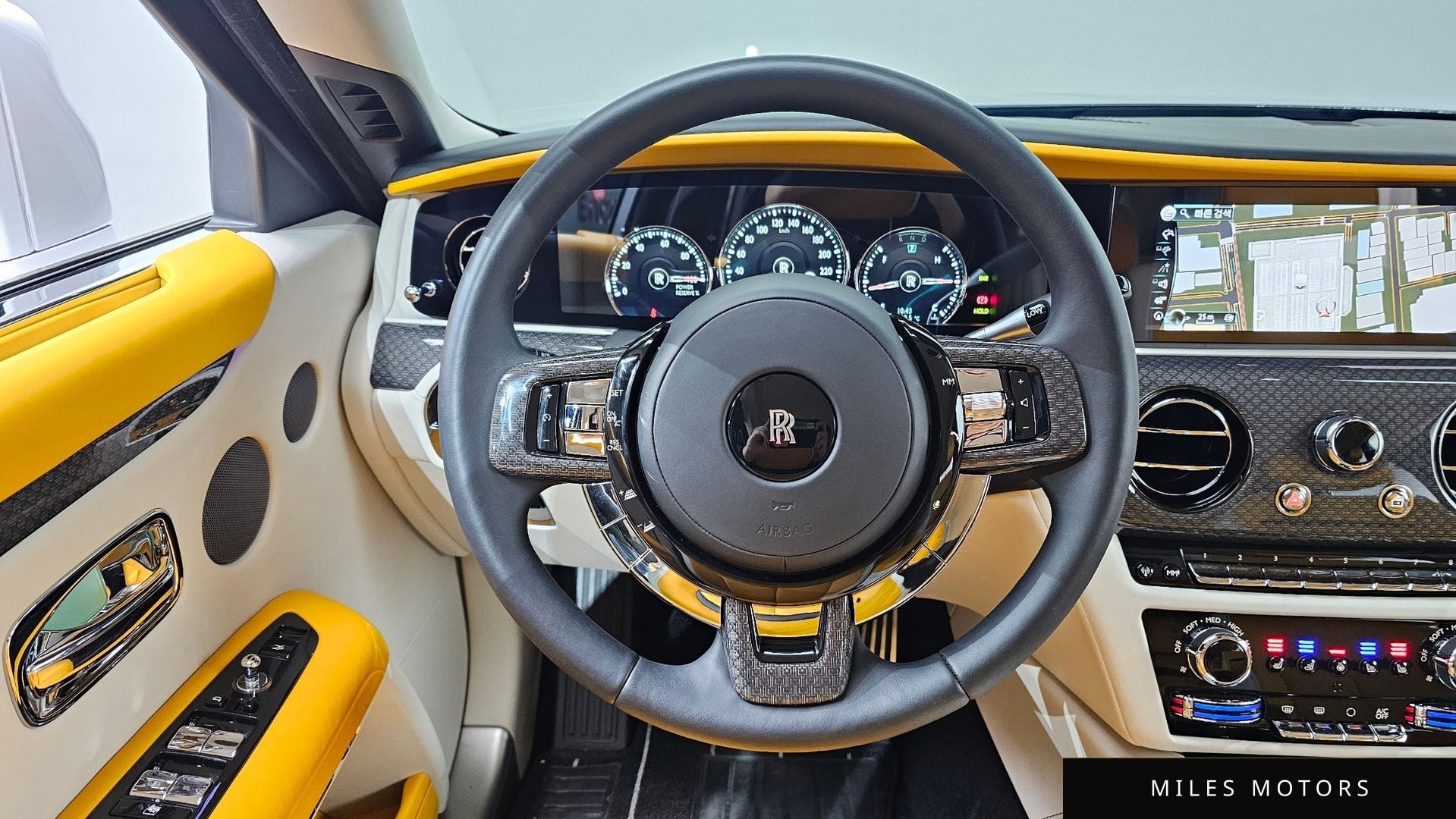 Rolls-Royce 고스트 2024 — миниатюра 13