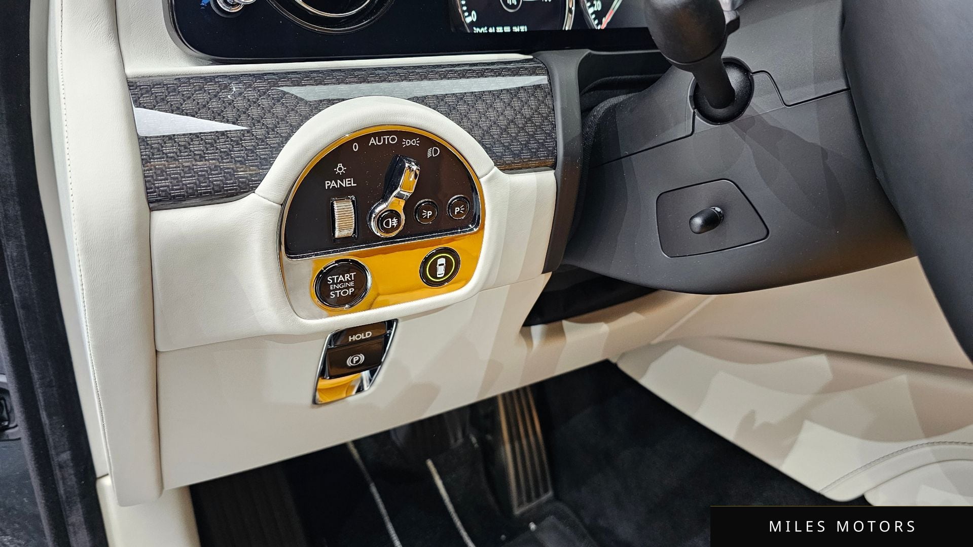 Rolls-Royce 고스트 2024 — миниатюра 15