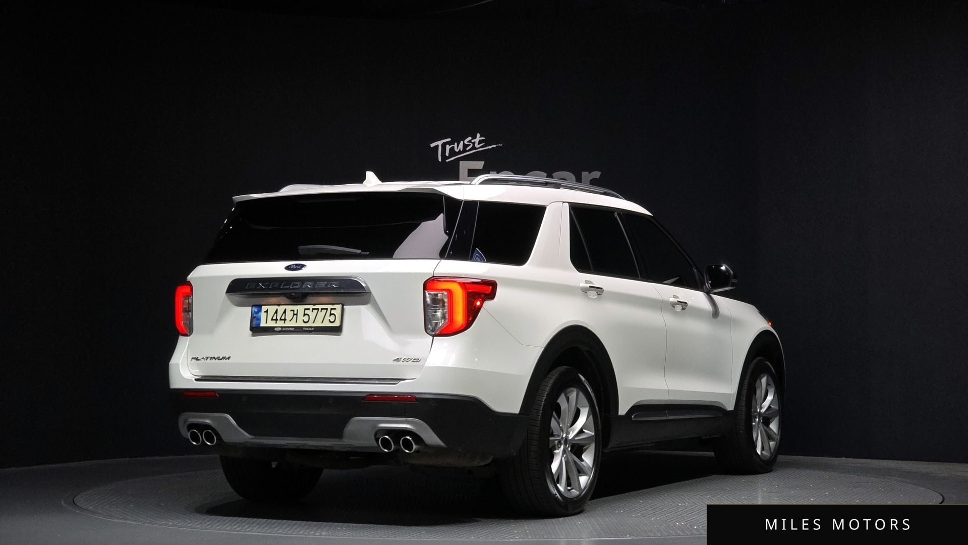 Ford Explorer 2021 — миниатюра 2