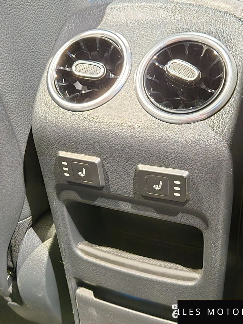 Mercedes-Benz EQB X243 2023 — миниатюра 11