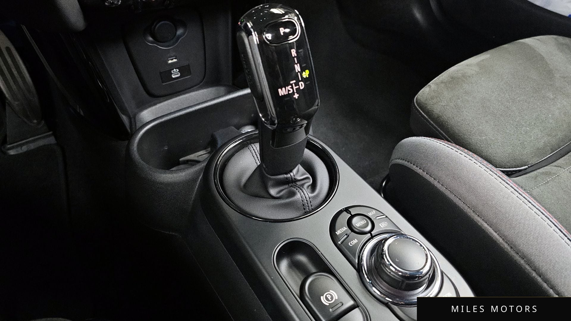 MINI Cooper S 2023 — миниатюра 9