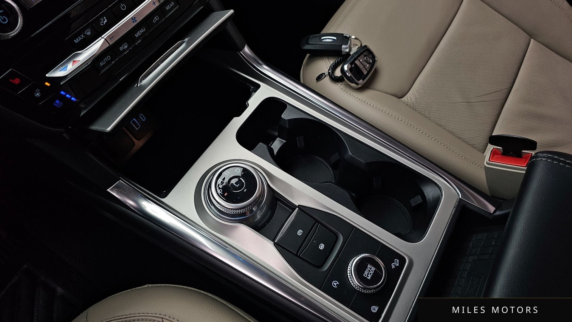 Ford Explorer 2022 — миниатюра 9