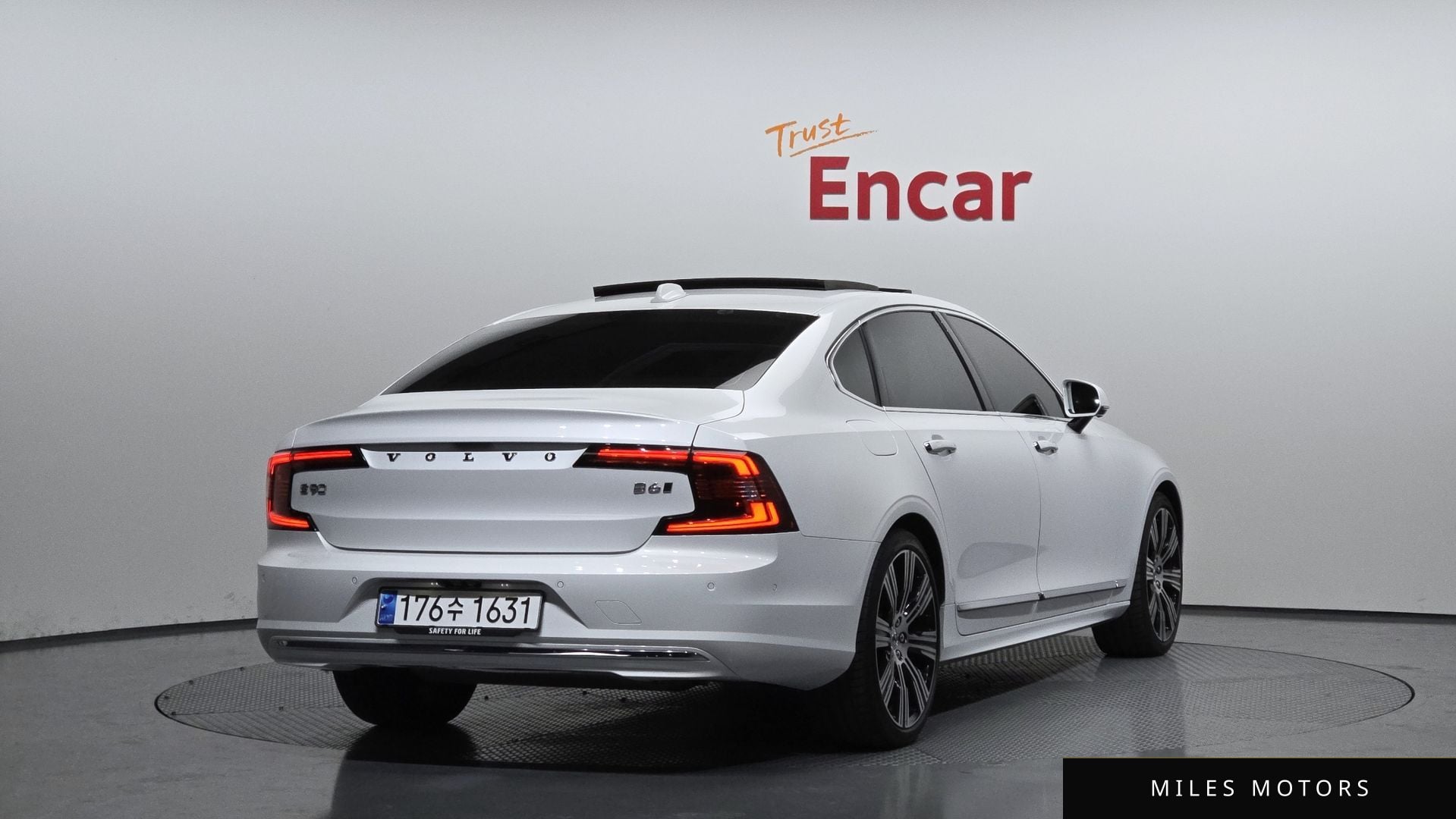 Volvo S90 2023 — миниатюра 2