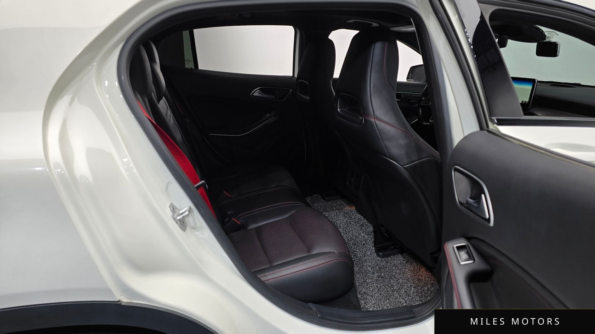 Mercedes-Benz GLA-Class X156 2016 — миниатюра 12