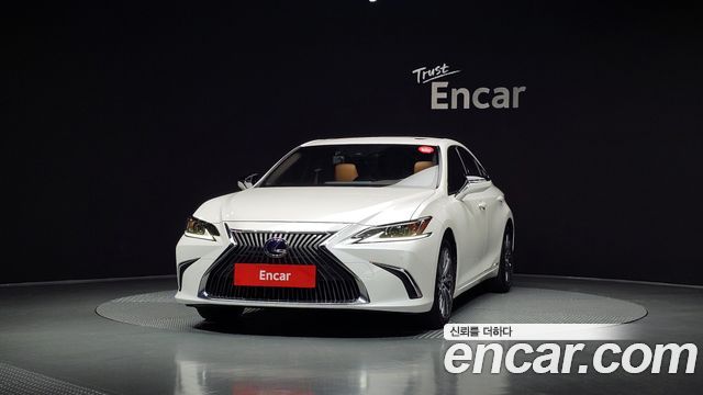 Лексус ES300h 2019 — миниатюра 3