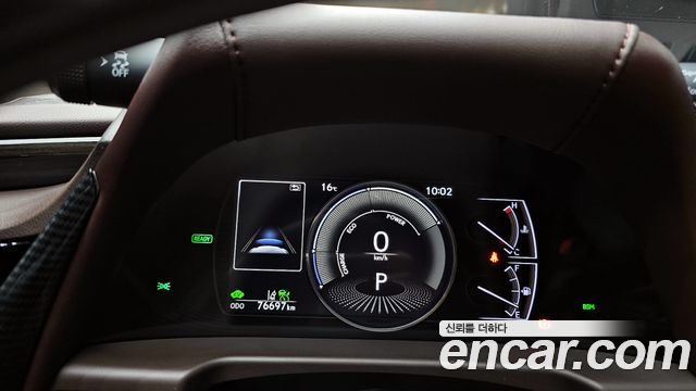 Лексус ES300h 2019 — миниатюра 8