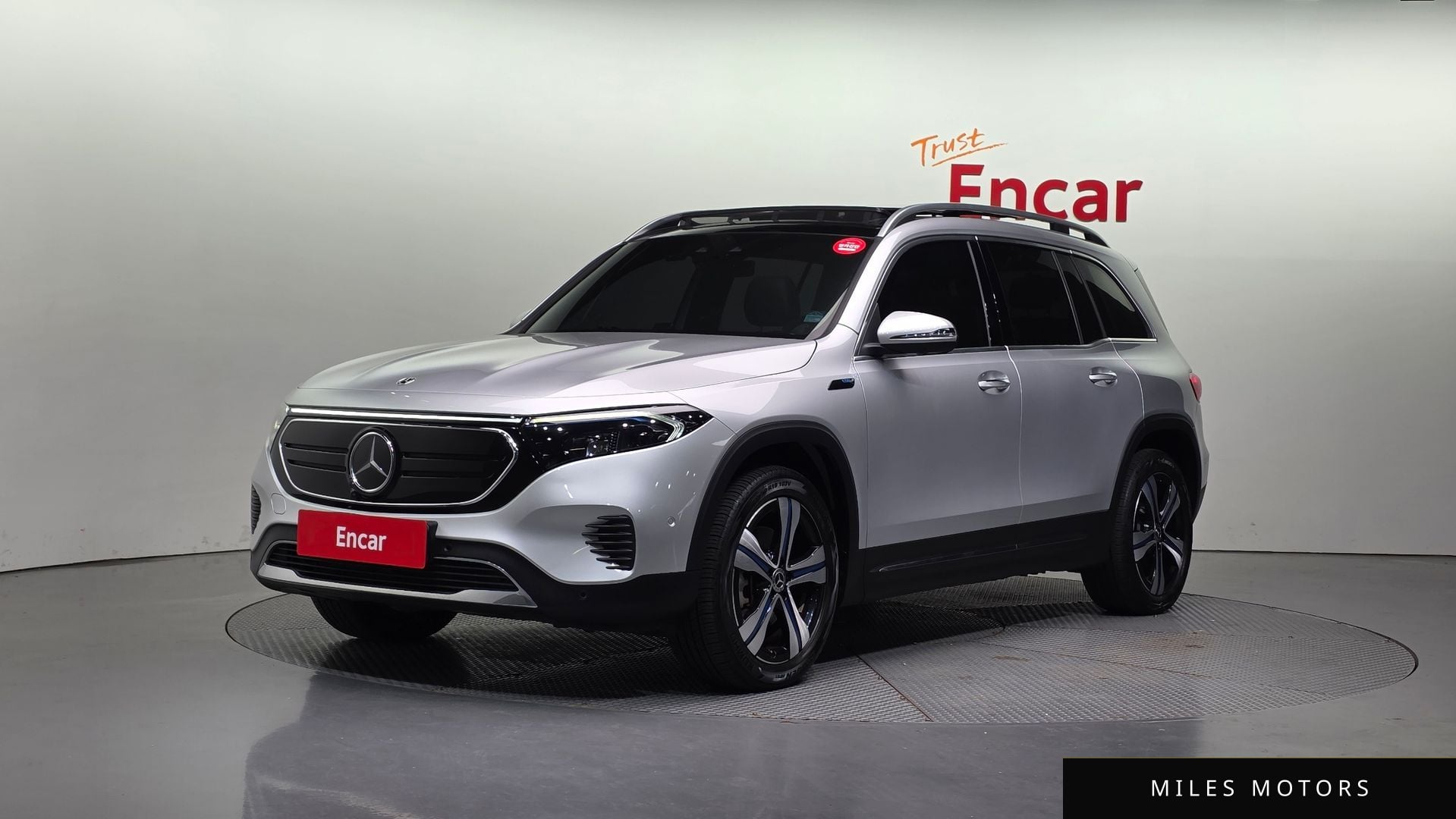 Mercedes-Benz EQB X243 2023 — фото 1 из 12