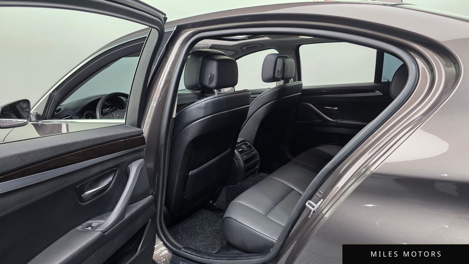 BMW 5시리즈 (F10) 2013 — миниатюра 17