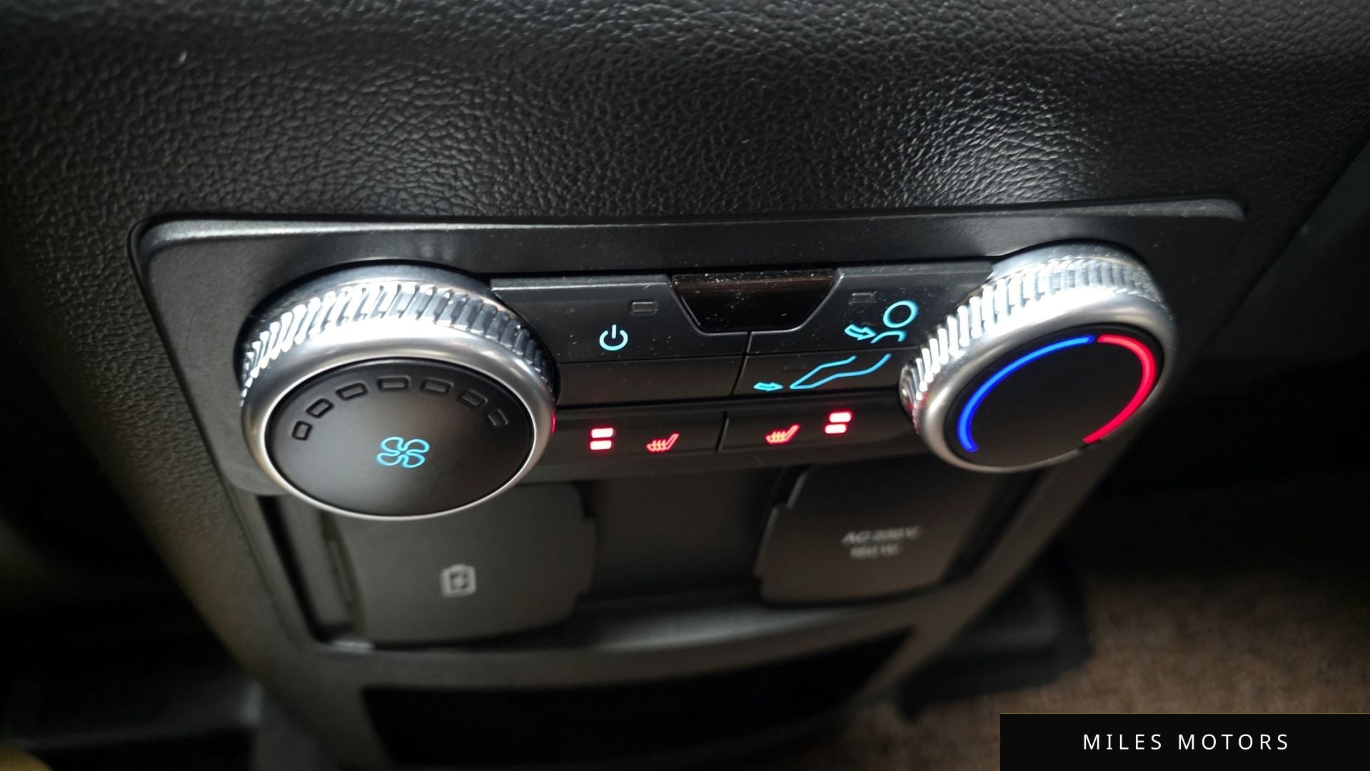 Ford Explorer 2020 — миниатюра 17