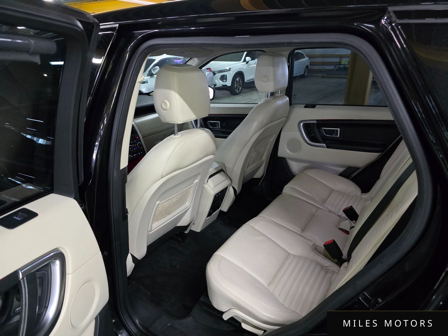 Land Rover Discovery Sport 2016 — миниатюра 12