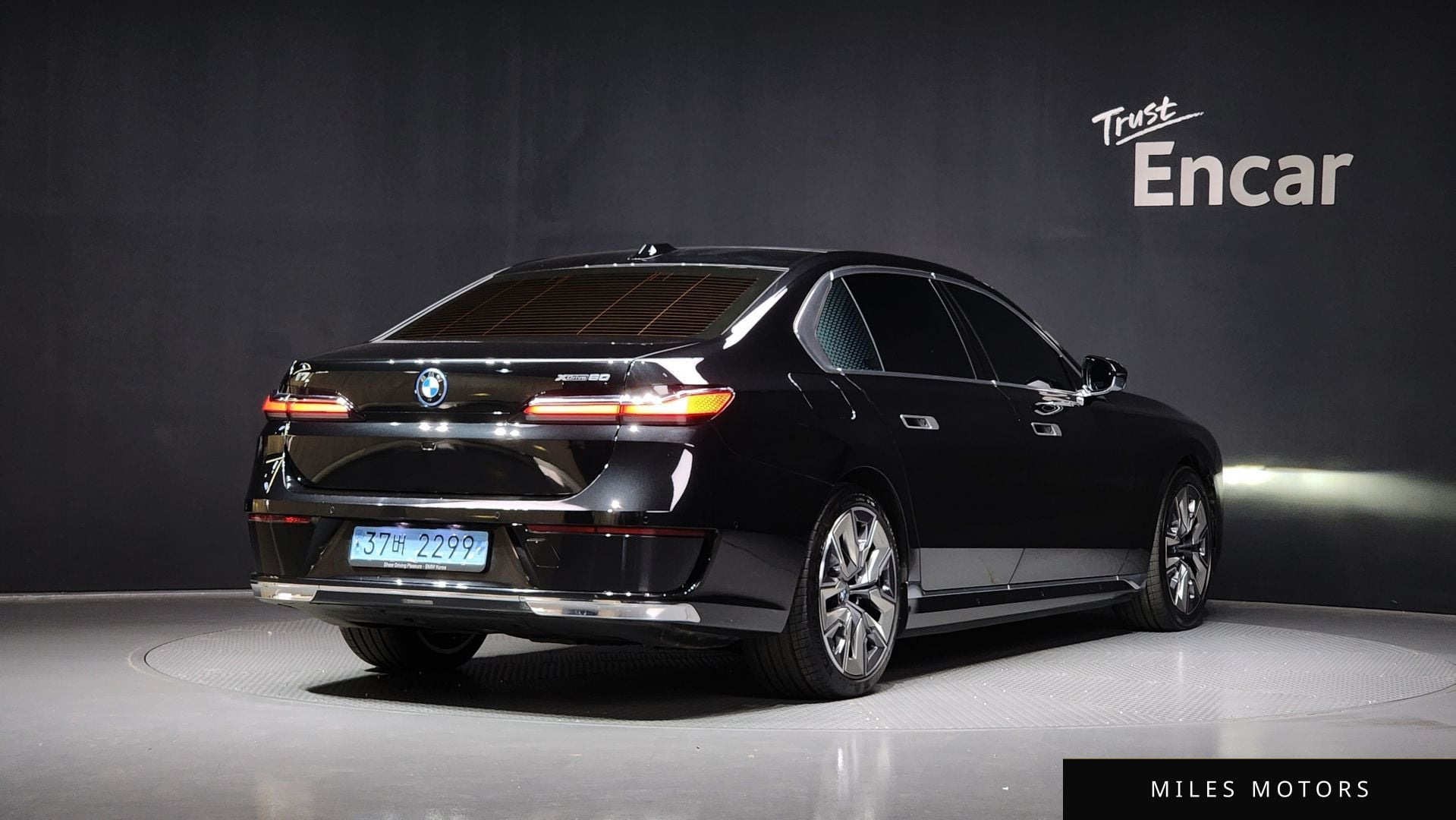 BMW i7 (G70) 2023 — миниатюра 2
