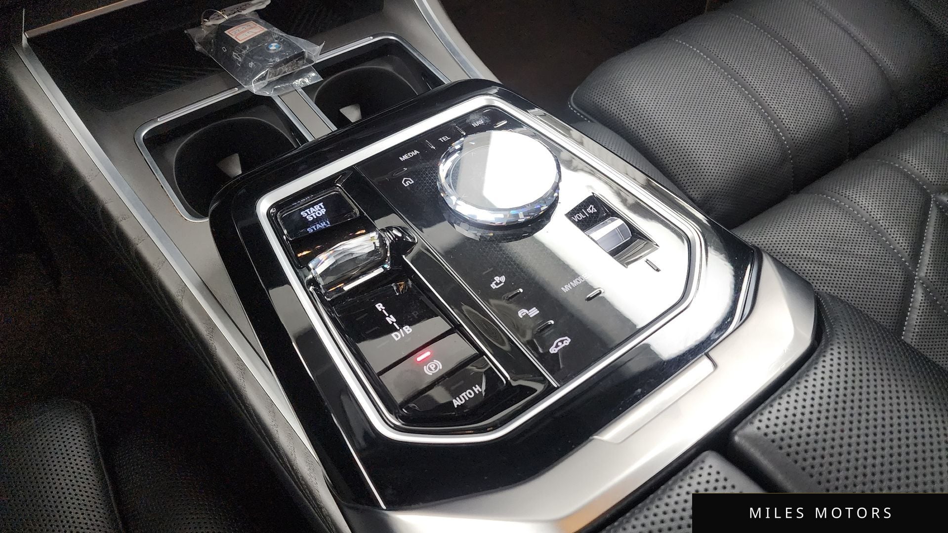 BMW i7 (G70) 2023 — миниатюра 9