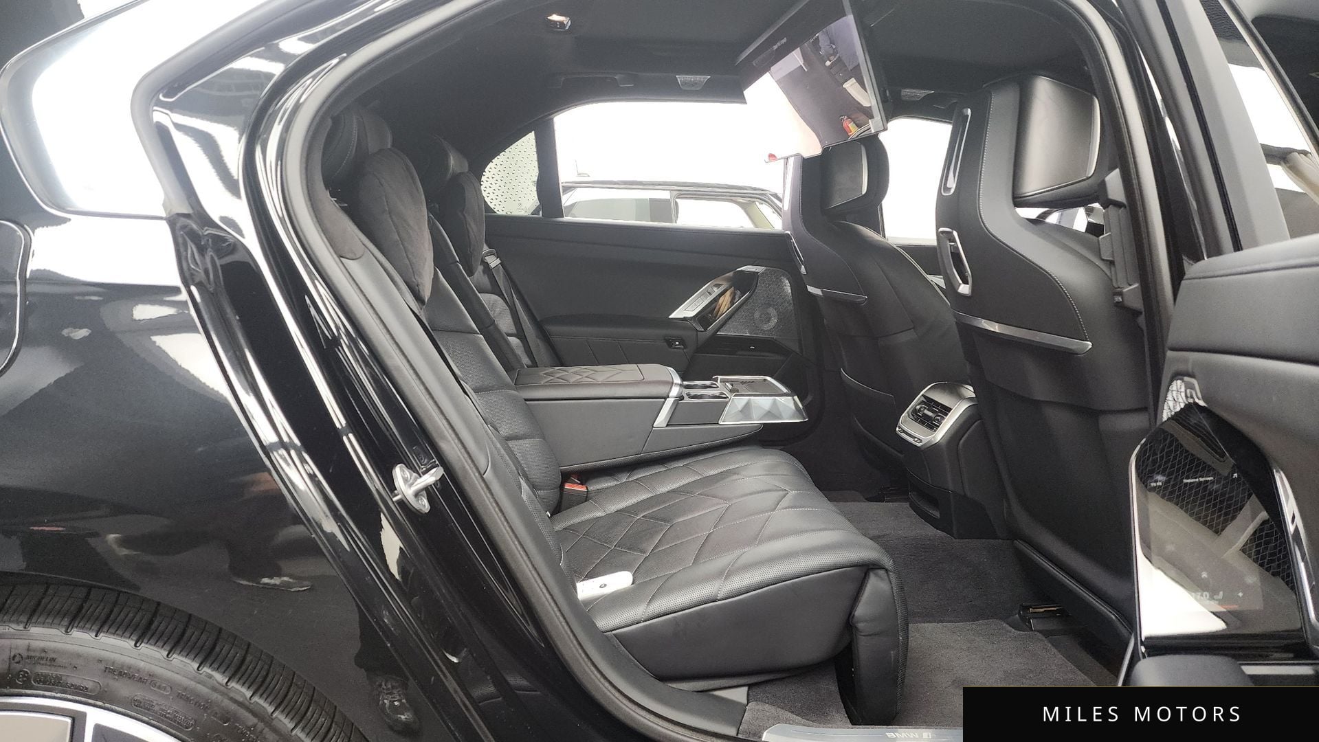 BMW i7 (G70) 2023 — миниатюра 12