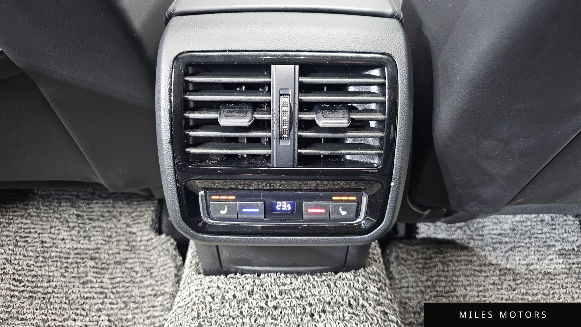 Volkswagen Passat 2021 — миниатюра 18