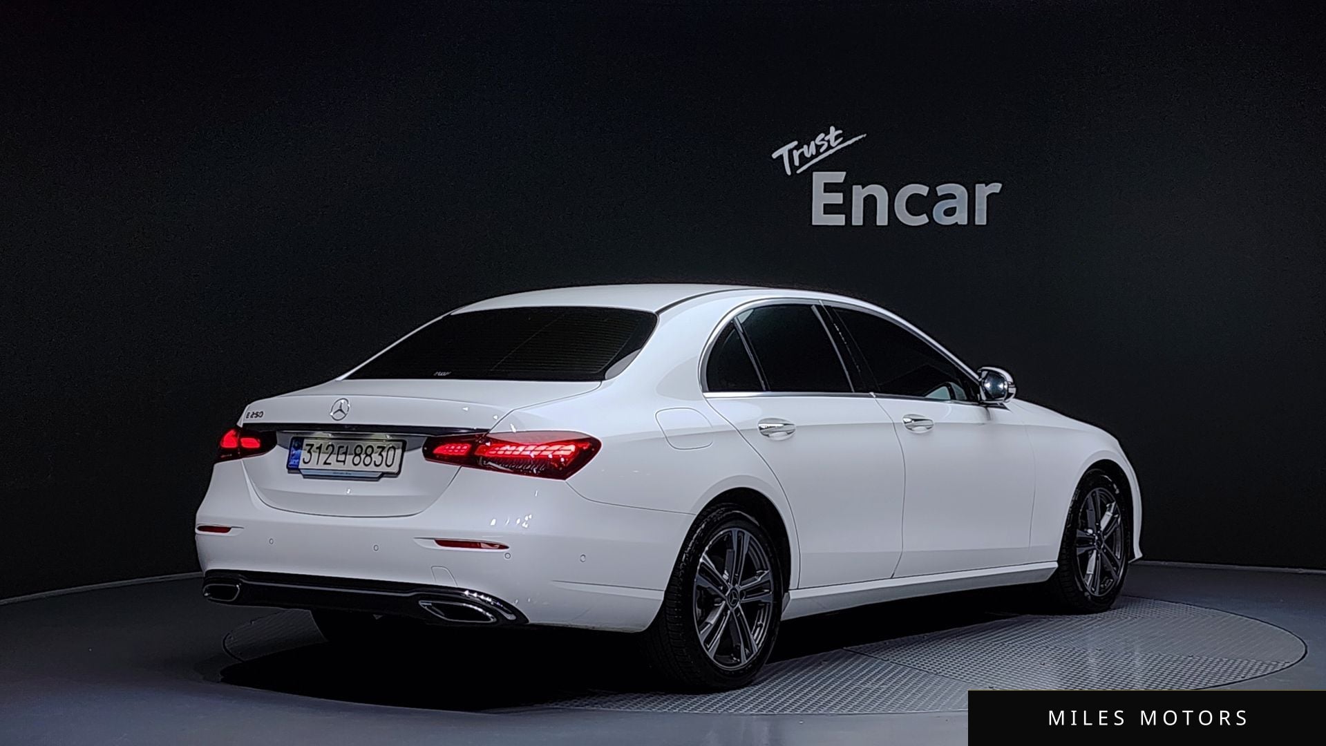Mercedes-Benz E-Class W213 2023 — миниатюра 2