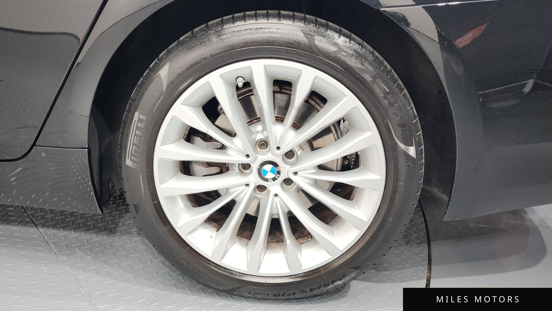 BMW 5 Series (G30) 2021 — миниатюра 5