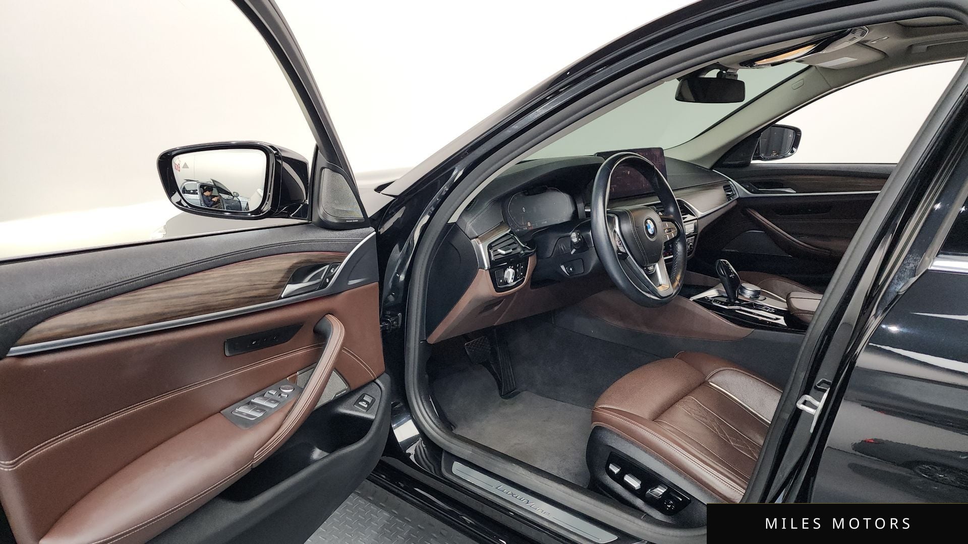 BMW 5 Series (G30) 2021 — миниатюра 10