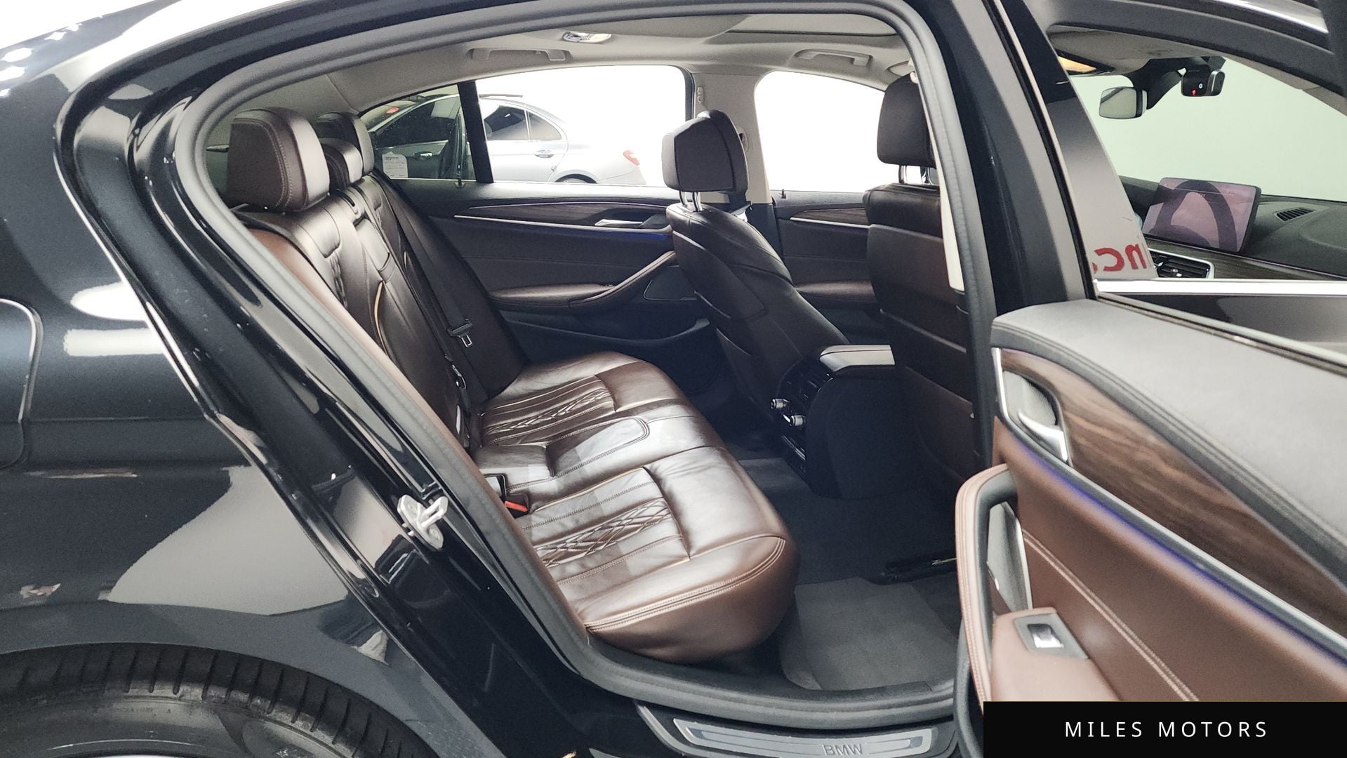 BMW 5 Series (G30) 2021 — миниатюра 12