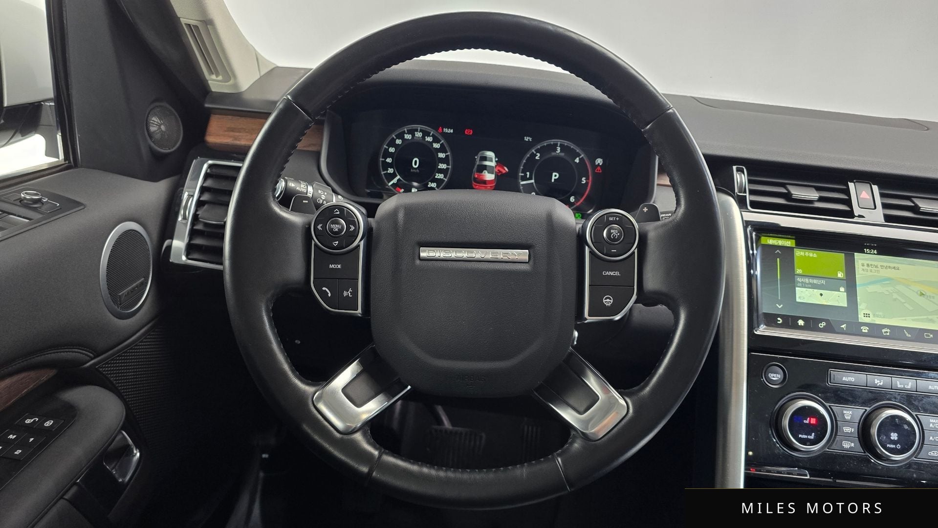 Land Rover Discovery 2018 — миниатюра 13