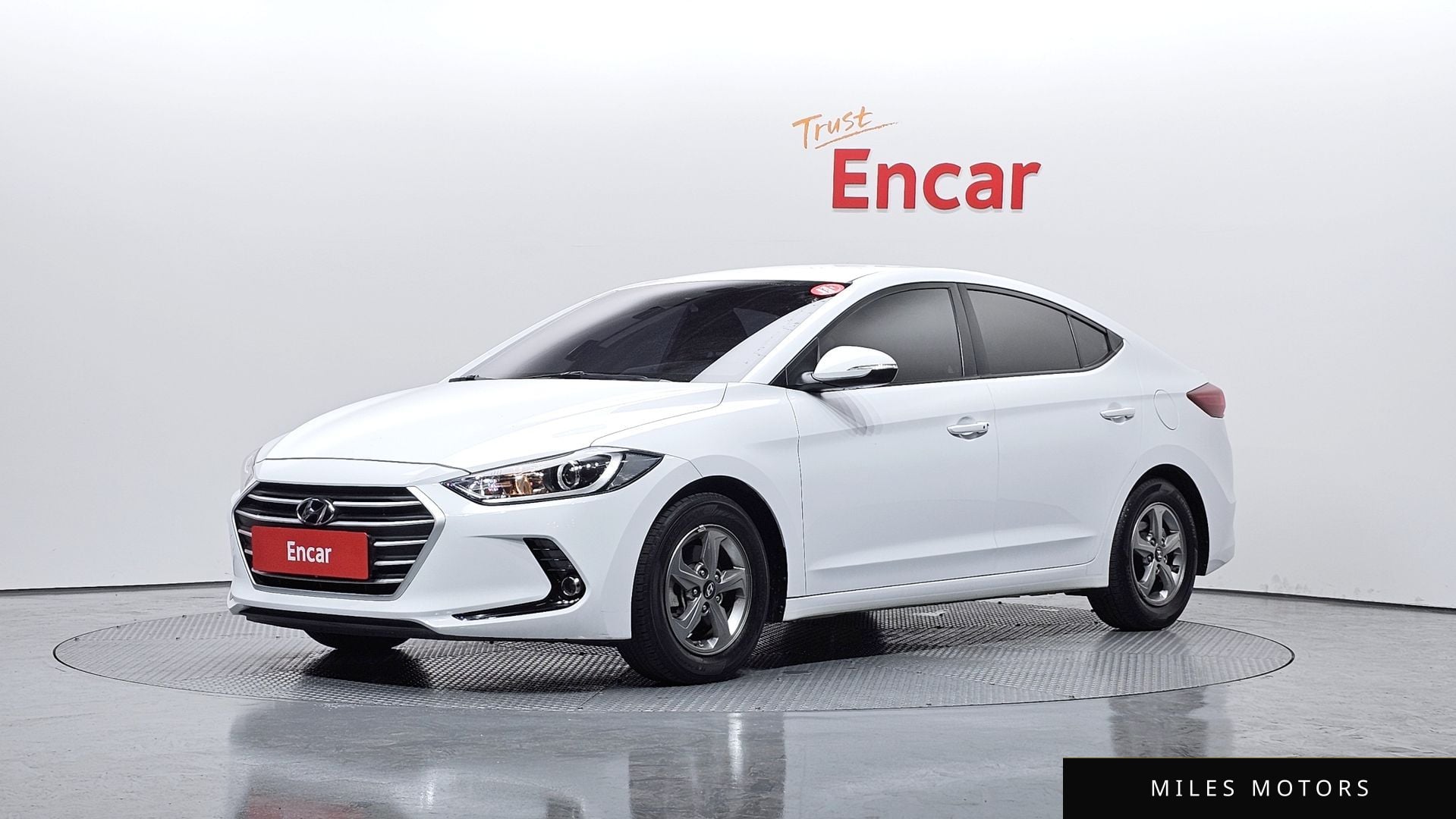 Hyundai AVANTE 2018 — фото 1 из 12