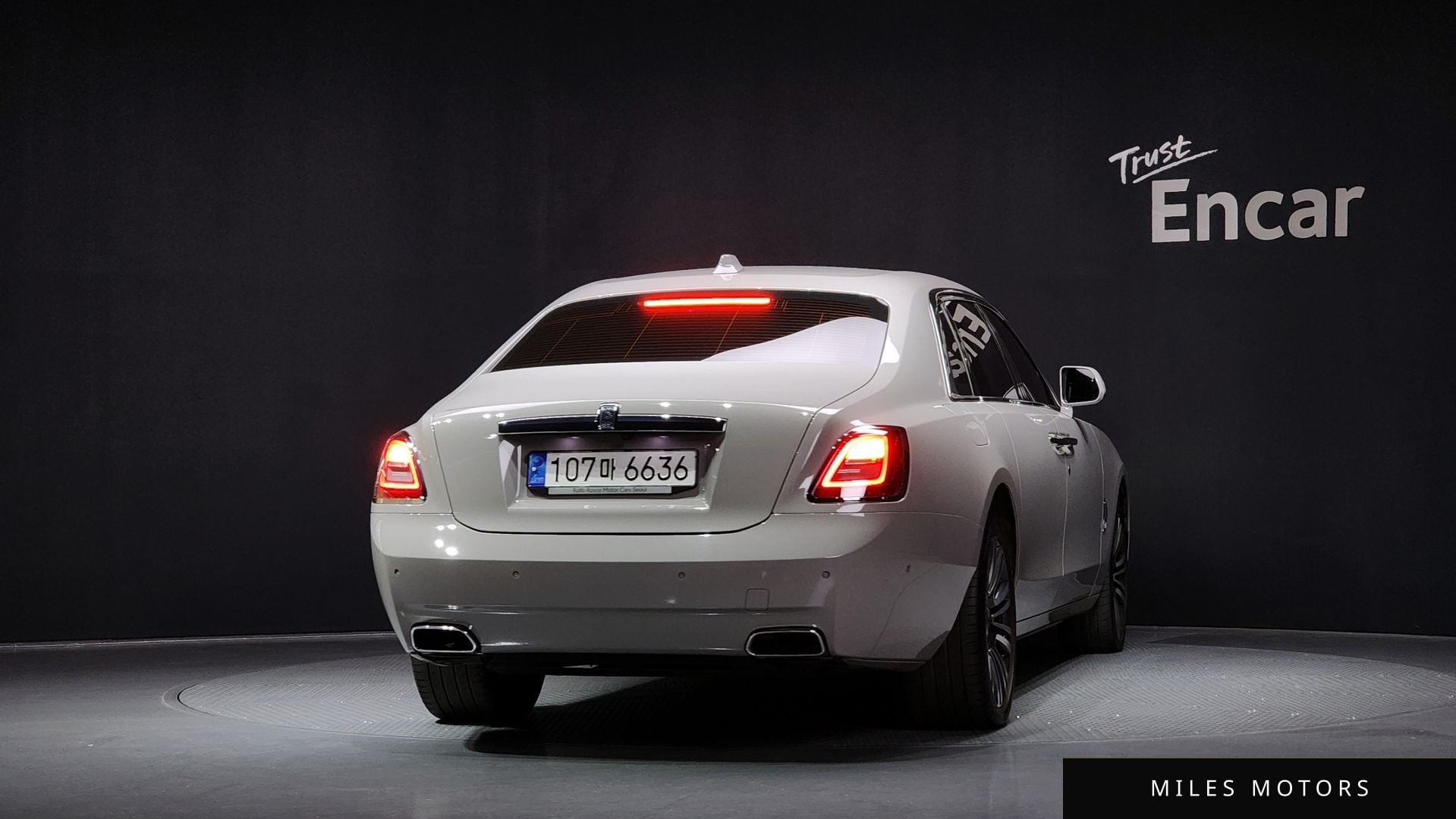 Rolls-Royce 고스트 2022 — миниатюра 4